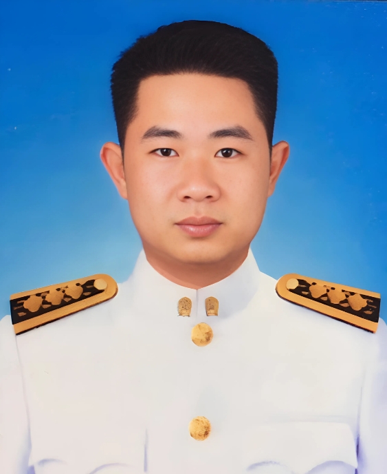 นายพลวัฒน์ ทองอินทร์