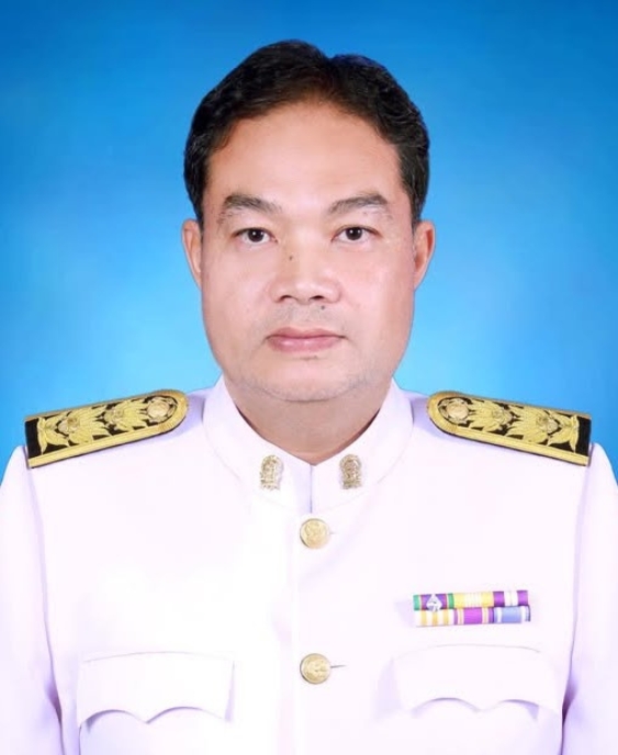 นายสมชาย สมัครเขตรการ